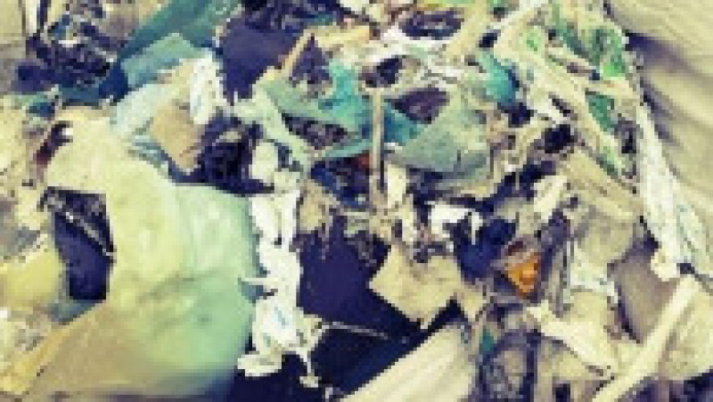O grupare de contrabandiști ar fi adus în țară 1.500 de tone de deșeuri. FOTO: DIICOT | Poza 3 din 9