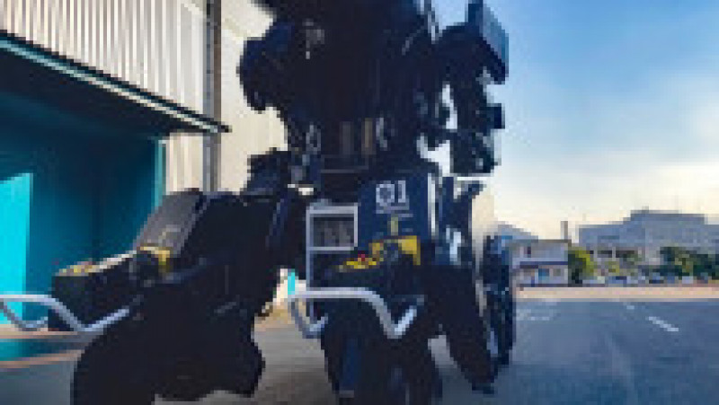 Start-up-ul japonez Tsubame Industries a dezvoltat un robot cu patru roți, înalt de 4,5 metri, care seamănă cu roboții din serialele de animație japoneză (anime-uri) și cu creațiile Science Fiction. Foto: Profimedia | Poza 9 din 9