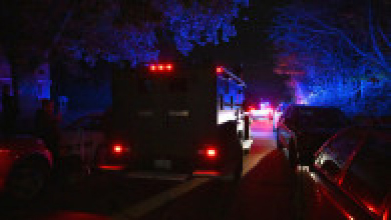Nimeni nu iese din casă în Maine, frica a cuprins orașul după atacul armat. Bărbatul care a ucis 18 oameni e căutat de 24 de ore. FOTO: Profimedia Images | Poza 21 din 22