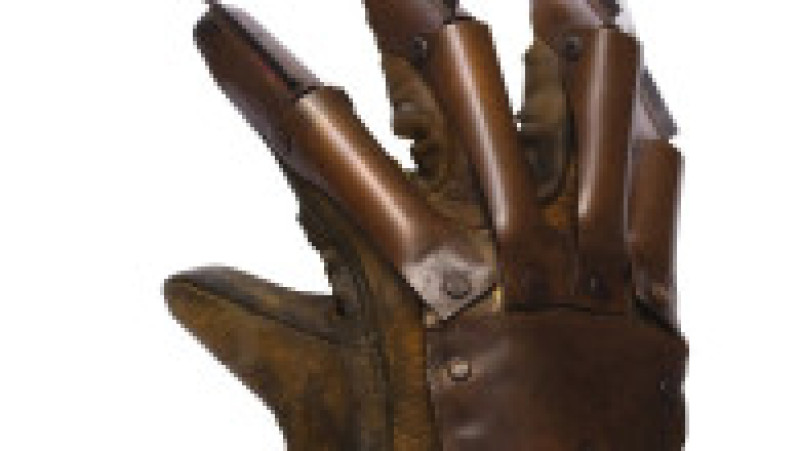 Mănuşa lui Freddy Krueger din seria "Coșmar pe Elm Street" va fi vândută la licitație. Sursa foto Profimedia Images | Poza 6 din 7