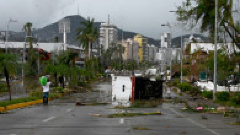 Faimoasa stațiune Acapulco de pe litoralul mexican a fost devastată de un uragan de categorie maximă, 5. FOTO: Profimedia Images | Poza 14 din 16