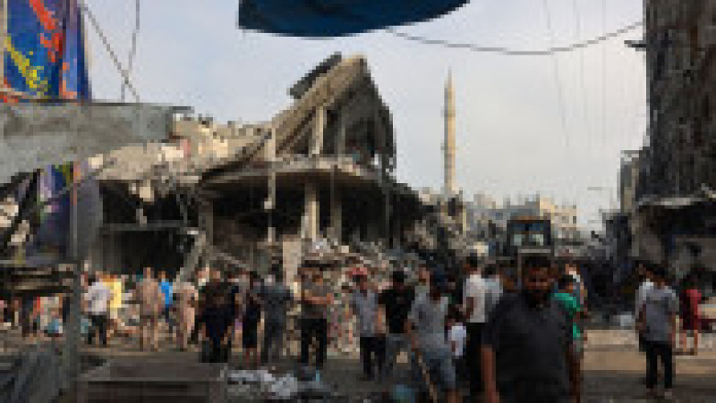 Sute de clădiri au fost făcute una cu pământul noaptea trecută în Fâșia Gaza, în cele mai intense atacuri de până acum. FOTO: Profimedia Images | Poza 12 din 14