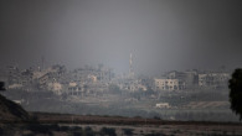 Sute de clădiri au fost făcute una cu pământul noaptea trecută în Fâșia Gaza, în cele mai intense atacuri de până acum. FOTO: Profimedia Images | Poza 14 din 14