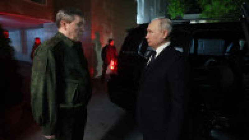Vladimir Putin a vizitat joi cartierul general al armatei ruse din Rostov-pe-Don (sud) pentru a i se da raportul cu privire la progresele operaţiunii din Ucraina. FOTO: Profimedia Images | Poza 1 din 5