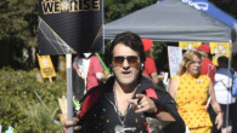 "Fantomele şi vampirii sunt bineveniţi, dar vă rugăm să puneţi costumele de supererou Barbie sau Marvel în dulap": actorii de la Hollywood au celebrat Halloweenul, marţi seară, boicotând universul cinematografic al marilor studiouri împotriva cărora se află în grevă. Sursa foto: Profimedia Images | Poza 23 din 45