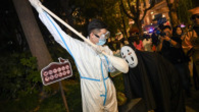 Halloween-ul a fost ocazia perfectă pentru chinezi pentru a ironiza autoritățile și guvernul. FOTO: Profimedia Images | Poza 2 din 6