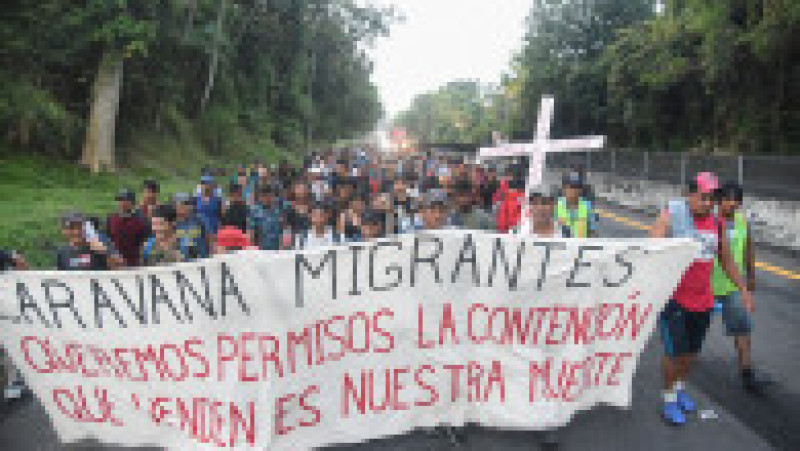 Caravana migranților. Sursa foto: Profimedia Images | Poza 1 din 6