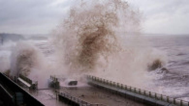 Furtuna Ciaran a lovit cu putere vestul Europei. Foto: Profimedia | Poza 1 din 7