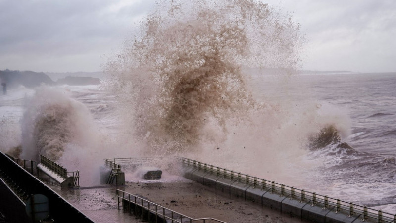 Furtuna Ciaran a lovit cu putere vestul Europei. Foto: Profimedia