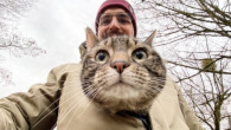 Un francez pasionat de ciclism și sporturi extreme și-a găsit un companion neobișnuit pentru aventurile lui - o pisică FOTO: Profimedia Images | Poza 4 din 48