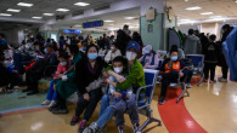 Spitalele din Beijing sunt copleşite de un val "fără precedent" de boli respiratorii la copii. FOTO: Prfoimedia Images | Poza 5 din 7
