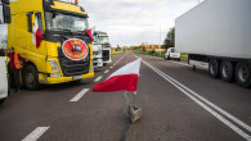 Imaginile blocadei de 10 zile la granița cu Polonia. Mii de camioane ucrainene stau pe loc, șoferii nu mai au mâncare sau combustibil. FOTO: Profimedia Images | Poza 1 din 13