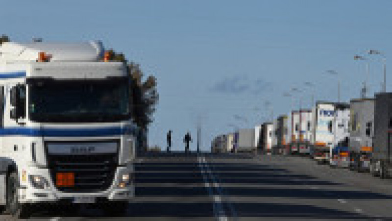 Imaginile blocadei de 10 zile la granița cu Polonia. Mii de camioane ucrainene stau pe loc, șoferii nu mai au mâncare sau combustibil. FOTO: Profimedia Images | Poza 6 din 13