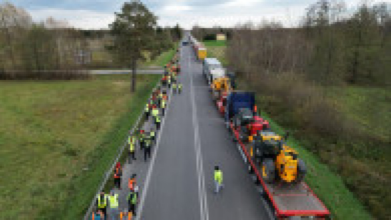 Imaginile blocadei de 10 zile la granița cu Polonia. Mii de camioane ucrainene stau pe loc, șoferii nu mai au mâncare sau combustibil. FOTO: Profimedia Images | Poza 11 din 13