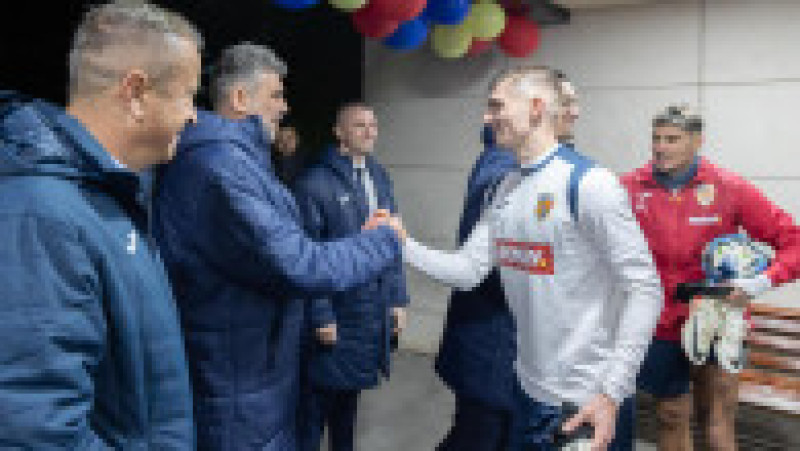 Marcel Ciolacu a mers în cantonamentul echipei naționale de fotbal a României. Foto: Facebook | Poza 4 din 5