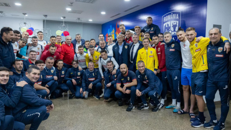 Marcel Ciolacu went to the training camp of the Romanian national football team.  Photo: Facebook