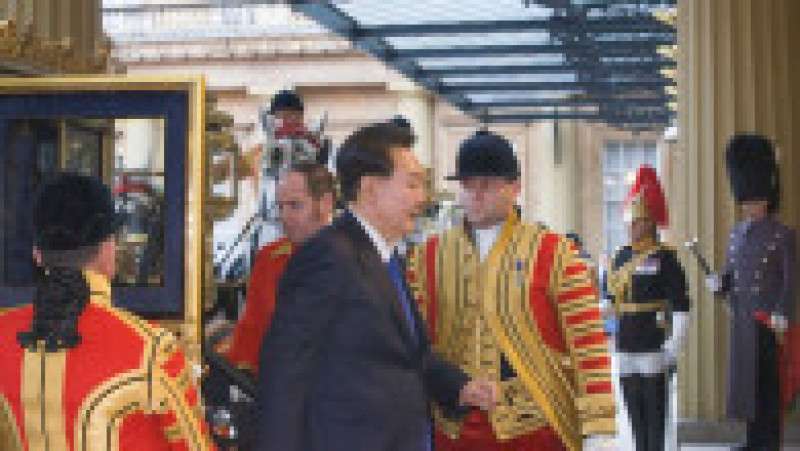 Calești aurite, paradă, covor roșu și un dineu luxos. Imagini spectaculoase din Londra, unde Charles l-a primit președintele sud-corean. FOTO: Profimedia Images | Poza 18 din 41