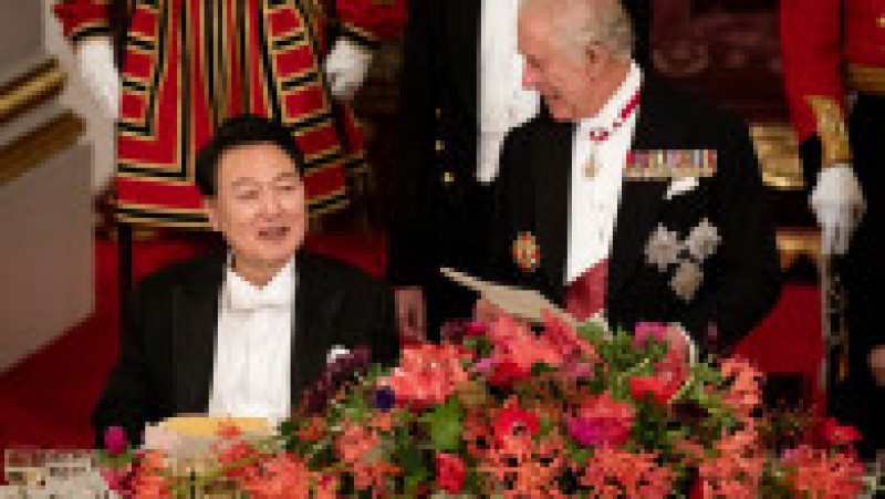 Calești aurite, paradă, covor roșu și un dineu luxos. Imagini spectaculoase din Londra, unde Charles l-a primit președintele sud-corean. FOTO: Profimedia Images | Poza 30 din 41