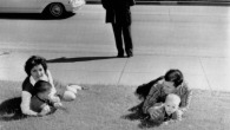 60 de ani de la asasinarea președintelui american JFK, împușcat de la distanță în timpul unei parade din Dallas. Sursa foto Profimedia Images | Poza 5 din 35