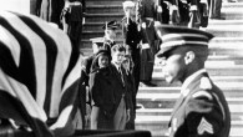 60 de ani de la asasinarea președintelui american JFK, împușcat de la distanță în timpul unei parade din Dallas. Sursa foto Profimedia Images | Poza 33 din 35