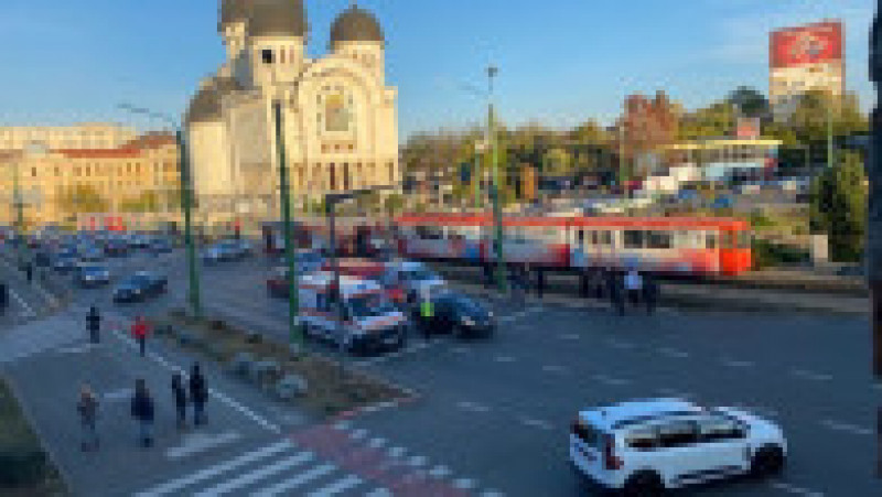 Două tramvaie s-au ciocnit în Arad, dup ce un vatman ar fi schimbat greșit macazul. Sursa foto: Aradon.ro | Poza 6 din 6