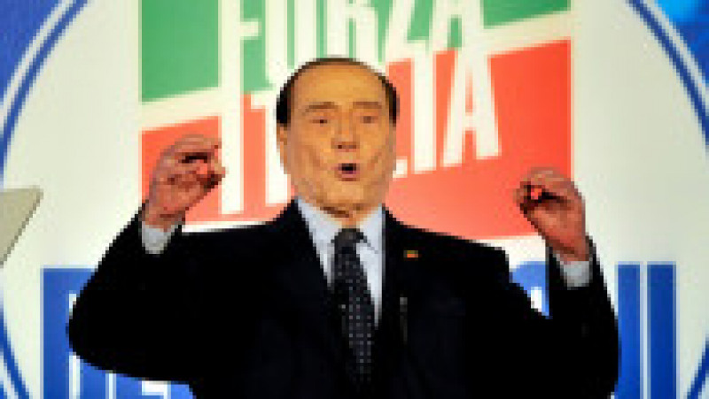 Fostul premier italian Silvio Berlusconi, un miliardar celebru prin manevrele sale politice, probleme cu justiţia şi scandaluri sexuale, a murit la vârsta de 86 de ani. Fan al fotbalului, Silvio Berlusconi a prezidat timp de 31 de ani AC Milan, care a cucerit de cinci ori Liga Campionilor în era sa. Sursa foto: Profimedia Images | Poza 23 din 32