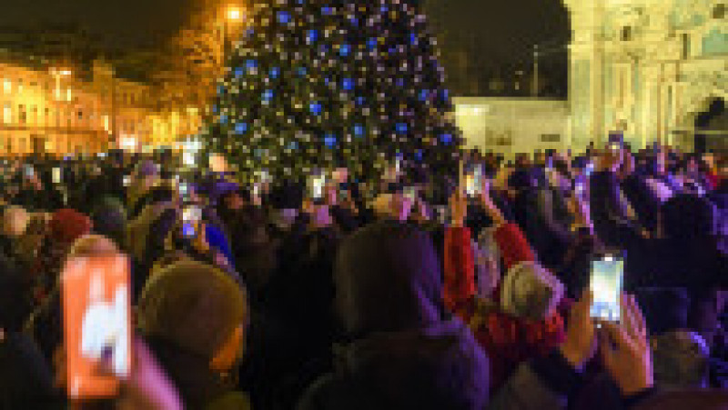 Primarul Kievului a aprins luminițele în uriașul brad de Crăciun din fața catedralei Sfânta Sofia. FOTO: Profimedia Images | Poza 23 din 34