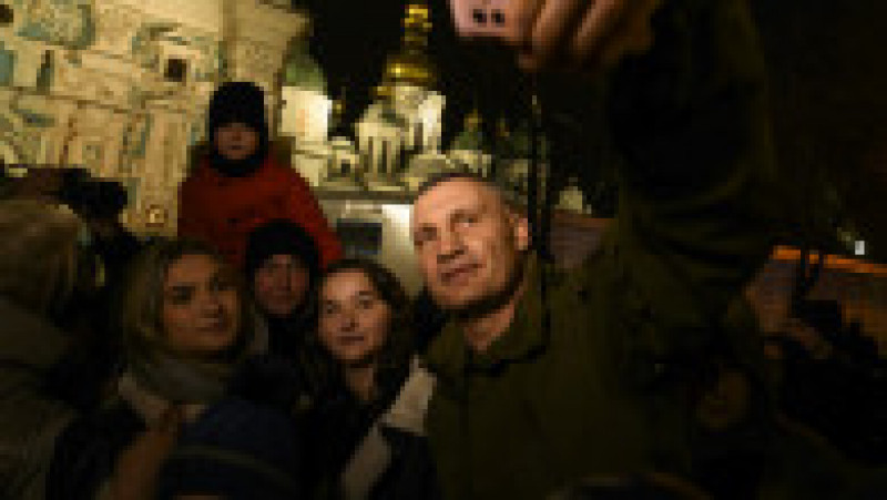 Primarul Kievului a aprins luminițele în uriașul brad de Crăciun din fața catedralei Sfânta Sofia. FOTO: Profimedia Images | Poza 9 din 34