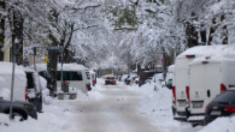 Europa se confruntă cu o iarnă „ca pe vremuri”. A nins la început de decembrie cum nu s-a mai întâmplat de ani buni în vestul continentului. FOTO: Profimedia Images | Poza 3 din 17