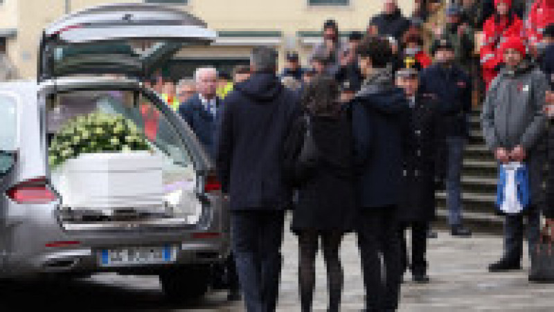 Mii de oameni au participat în Italia la înmormântarea Giuliei, studenta ucisă de iubitul posesiv. FOTO: Profimedia Images | Poza 11 din 14