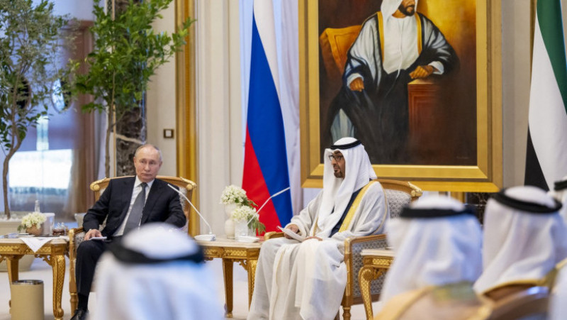 Putin s-a întâlnit cu președintele Emiratelor Arabe Unite la Abu Dhabi. Foto: Profimedia
