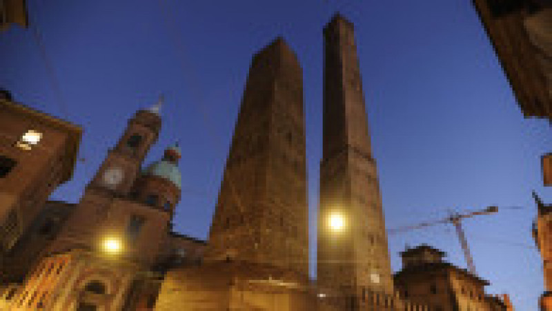Turnul Garisenda are 47 de metri și datează din secolul al 12-lea. FOTO: Profimedia Images | Poza 8 din 8