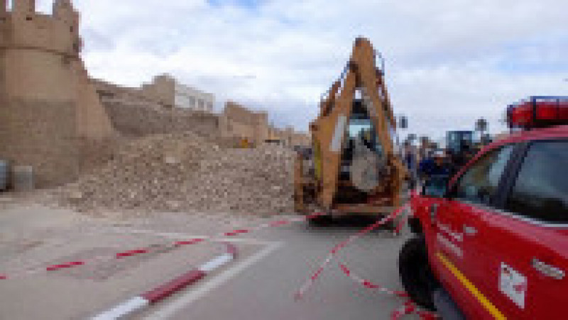 Trei oameni au murit sâmbătă, după ce o parte a unor ziduri istorice din jurul orașului Kairouan din Tunisia s-a prăbușit. FOTO: Profimedia Images | Poza 3 din 4