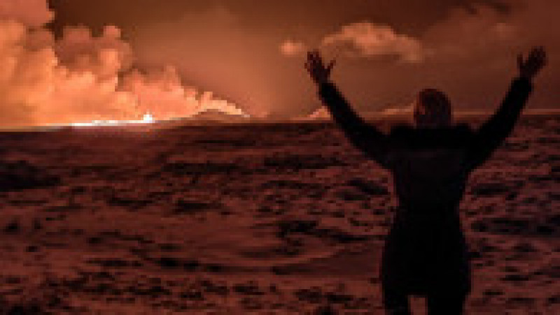 O erupţie vulcanică, a patra în trei ani, a început luni seară în Islanda. FOTO: Profimedia Images | Poza 3 din 5