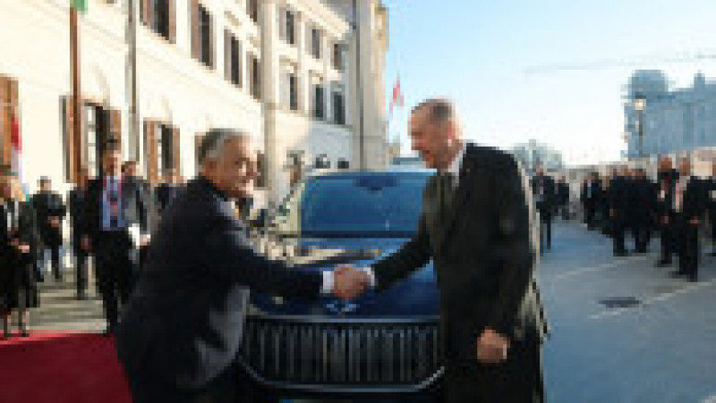 Viktor Orban a primit de la Recep Erdogan o mașina electrică. FOTO: Profimedia Images | Poza 5 din 6