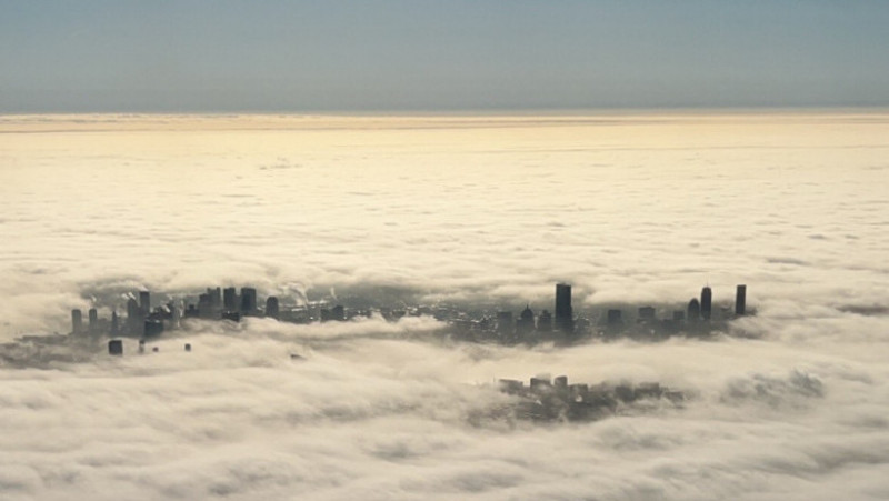Bostonul a fost învăluit într-o ceaţă densă impresionantă. Foto: X/ Only In Boston
