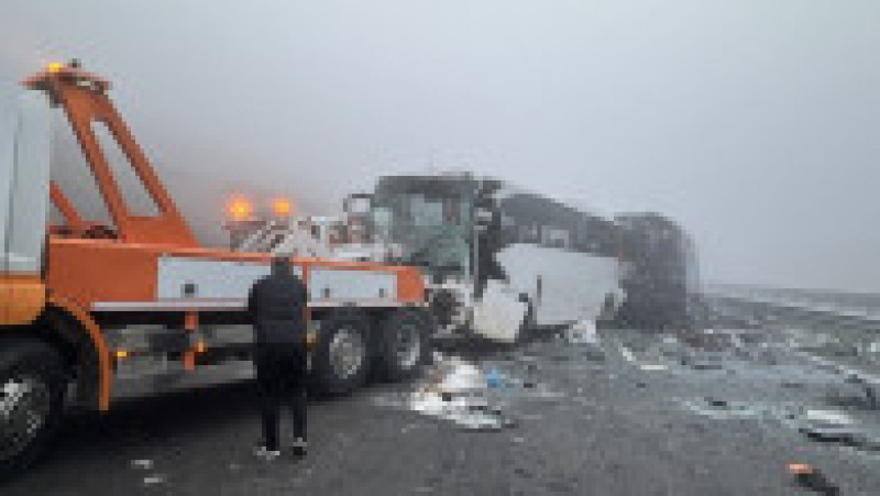 Unsprezece persoane au murit şi alte peste 50 au fost rănite într-un accident rutier produs joi în nord-vestul Turciei. FOTO: Profimedia Images | Poza 7 din 9