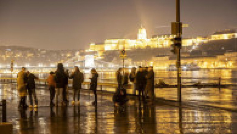 După o vară cu niveluri foarte de mici, Dunărea se revarsă la Budapesta. FOTO: Profimedia Images | Poza 6 din 16