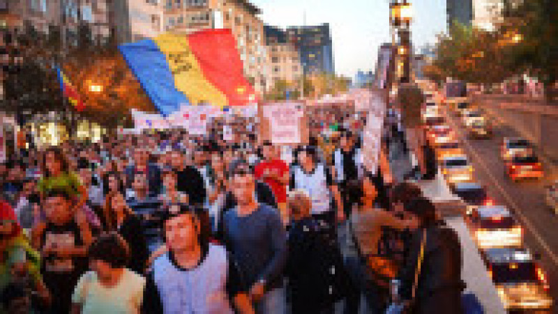 În 2013, zeci de mii de oameni au ieșit în stradă și au protestat timp de trei săptămâni față de exploatarea aurului de la Roșia Montană. FOTO: Profimedia Images | Poza 2 din 16