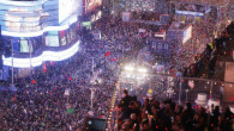 Lumea a întâmpinat anul 2024 cu un amestec de sărbătoare şi reflecţie sumbră. Imagini din New York. FOTO: Profimedia Images | Poza 12 din 21
