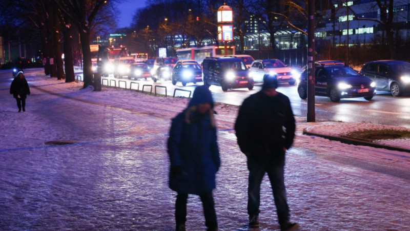 Germania se pregăteşte pentru ninsori abundente, iar meteorologii au avertizat că este risc extrem de gheață neagră. FOTO: Profimedia Images