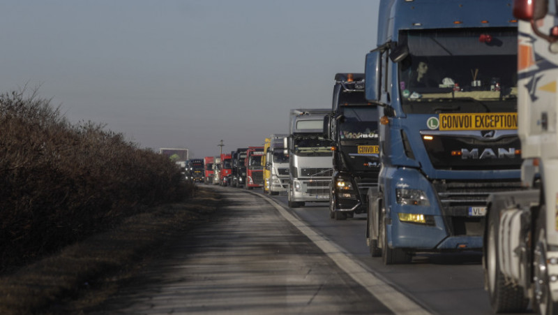 A doua zi de haos pe centura Capitalei. Zeci de camioane au blocat traficul, altele vin spre București. FOTO: INQUA PHOTOS - Octav Ganea