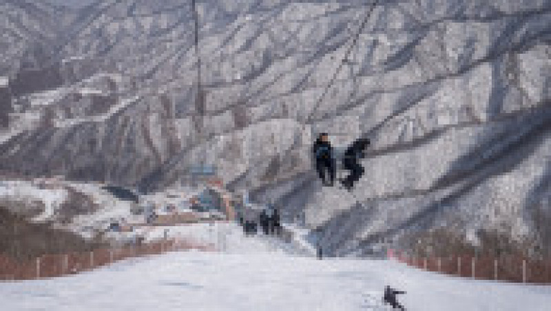 Pentru 750 de dolari, turiștii ruși se pot înscrie la prima excursie organizată în Coreea de Nord - o deplasare de patru zile în stațiunea de schi Masikryong. Sursa foto: Profimedia Images | Poza 6 din 35