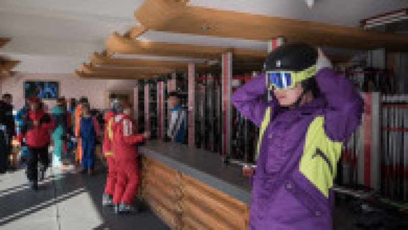 Pentru 750 de dolari, turiștii ruși se pot înscrie la prima excursie organizată în Coreea de Nord - o deplasare de patru zile în stațiunea de schi Masikryong. Sursa foto: Profimedia Images | Poza 27 din 38