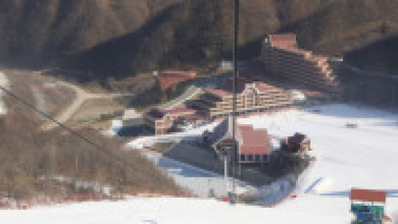 Pentru 750 de dolari, turiștii ruși se pot înscrie la prima excursie organizată în Coreea de Nord - o deplasare de patru zile în stațiunea de schi Masikryong. Sursa foto: Profimedia Images | Poza 32 din 38
