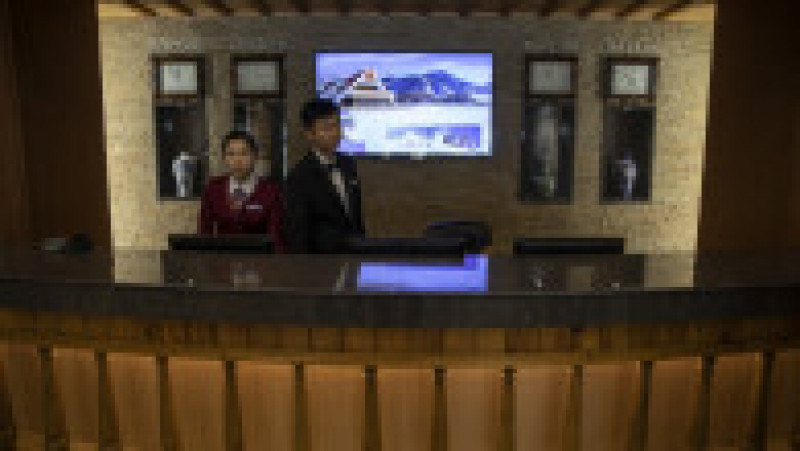 Pentru 750 de dolari, turiștii ruși se pot înscrie la prima excursie organizată în Coreea de Nord - o deplasare de patru zile în stațiunea de schi Masikryong. Sursa foto: Profimedia Images | Poza 19 din 35