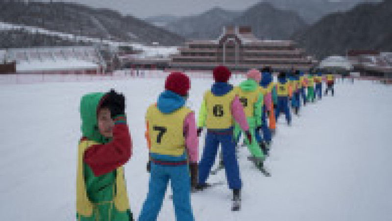 Pentru 750 de dolari, turiștii ruși se pot înscrie la prima excursie organizată în Coreea de Nord - o deplasare de patru zile în stațiunea de schi Masikryong. Sursa foto: Profimedia Images | Poza 10 din 38