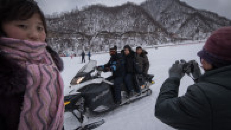 Pentru 750 de dolari, turiștii ruși se pot înscrie la prima excursie organizată în Coreea de Nord - o deplasare de patru zile în stațiunea de schi Masikryong. Sursa foto: Profimedia Images | Poza 27 din 35