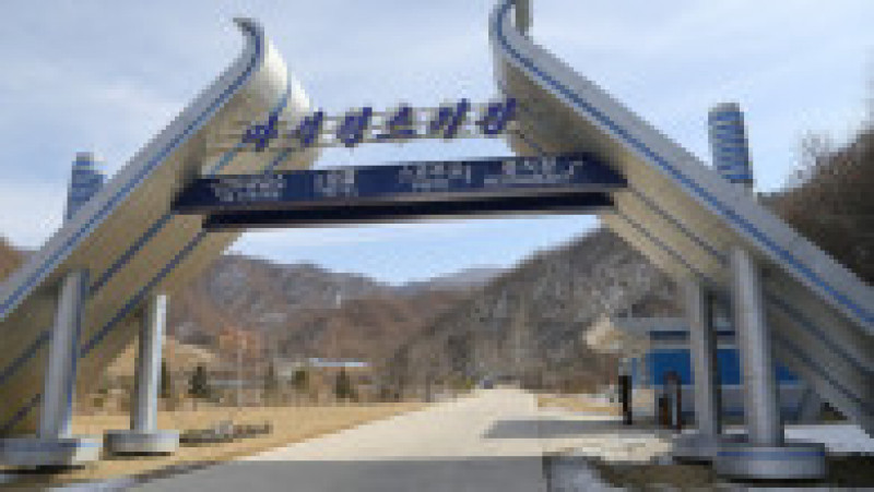 Pentru 750 de dolari, turiștii ruși se pot înscrie la prima excursie organizată în Coreea de Nord - o deplasare de patru zile în stațiunea de schi Masikryong. Sursa foto: Profimedia Images | Poza 4 din 38