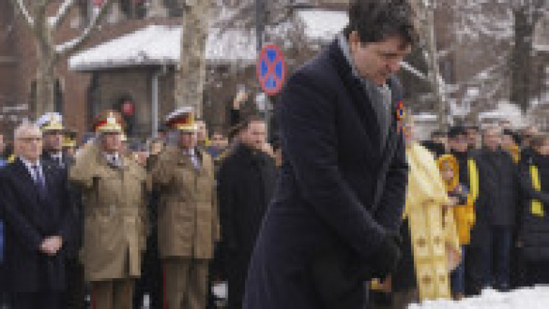Nicușor Dan, la ceremonia de depunere de coroane de flori la Monumentul Domnitorului Alexandru Ioan Cuza din Dealul Patriarhiei Române, București. Foto: Inquam Photos/ Saul Pop | Poza 1 din 22